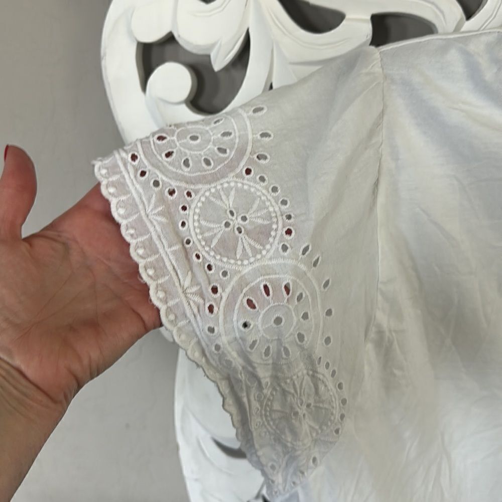 GAP White Flutter Sleeve Tee - Picture 2 of 5